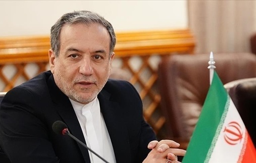 عراقجي: الرد الإيراني يستهدف القواعد الأمريكية لا دول المنطقة