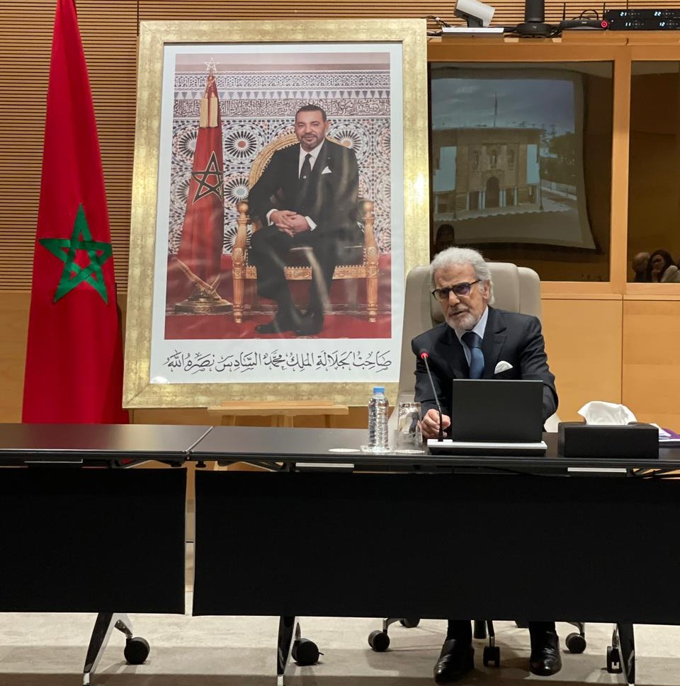 الجواهري يكشف صداماً مع صندوق النقد ويبرز مكاسب المغرب من الحروب