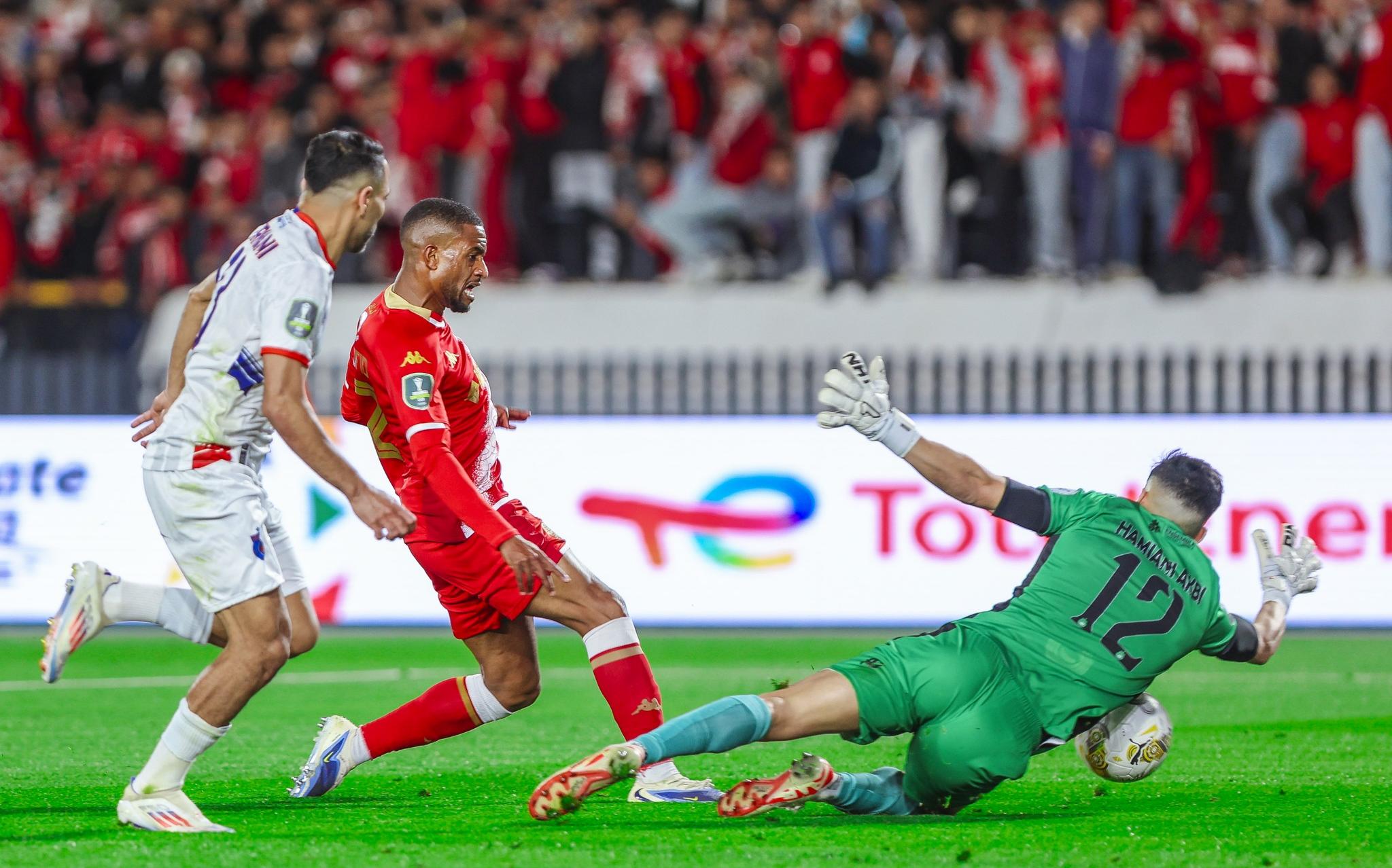 كأس “الكاف”: “قرش” أسفي يغتال حلم الوداد ويخطف التأهل من قلب البيضاء