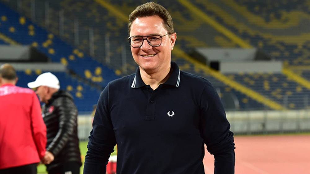 الوداد يعلن فك ارتباطه بالمدرب بن هاشم بالتراضي