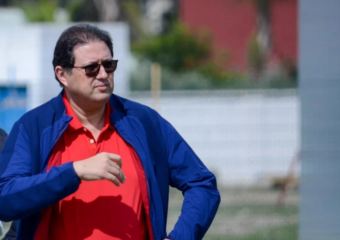 هشام آيت منا.. رئيس يجيد صنع الفشل