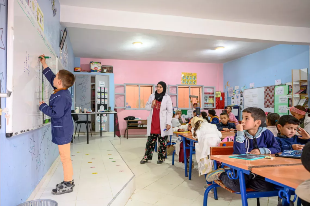 أساتذة المغرب يشتغلون أقل من المتوسط الدولي وتمركز المبتدئين بالمناطق الهشة يُعمّق الفوارق