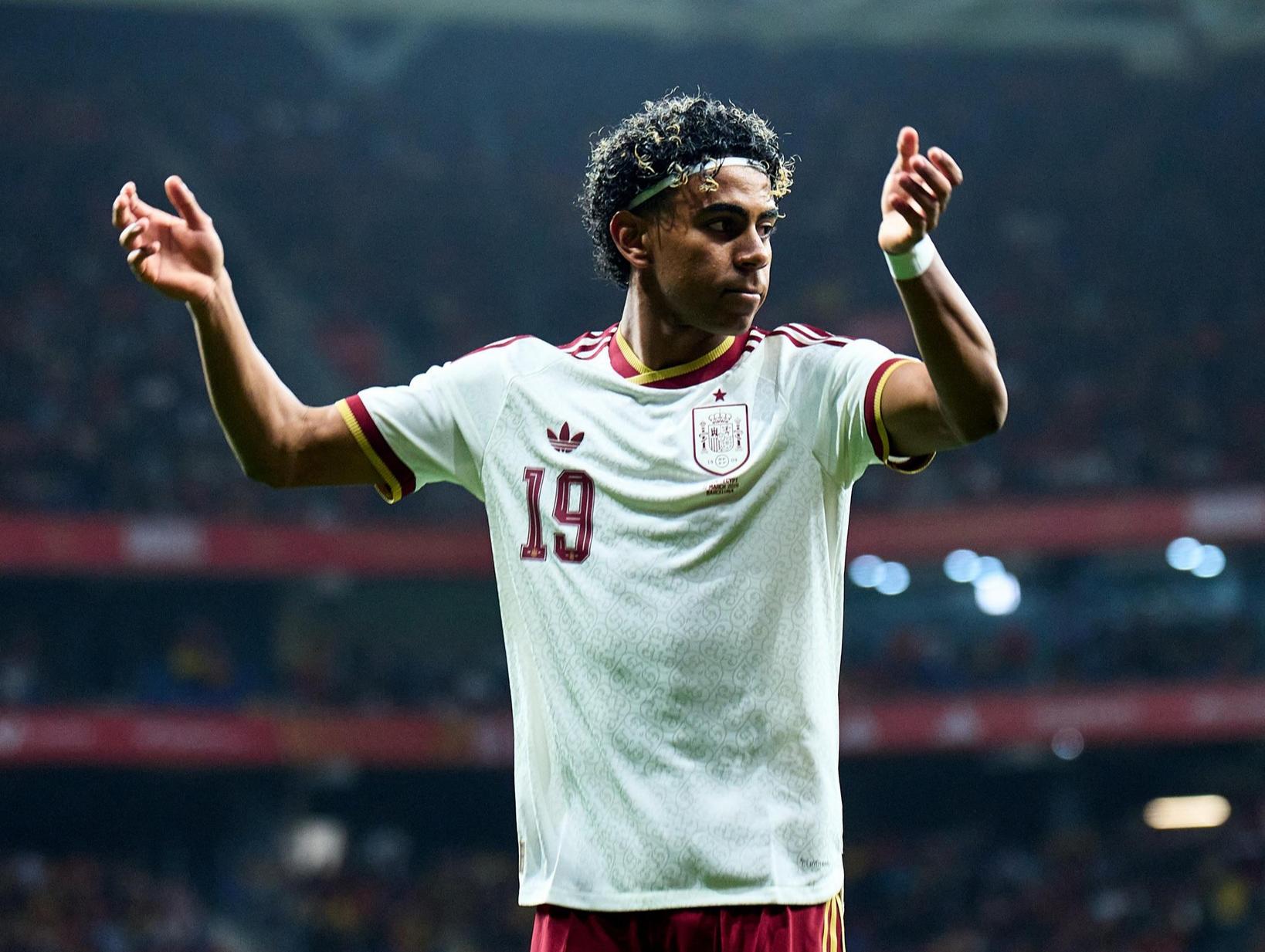 يامال ينتقد جماهير إسبانيا بعد الهتافات العنصرية