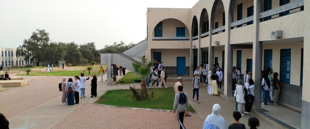 قاصر يبث الذعر في ثانوية بالدروة والأطر التربوية تعتصم