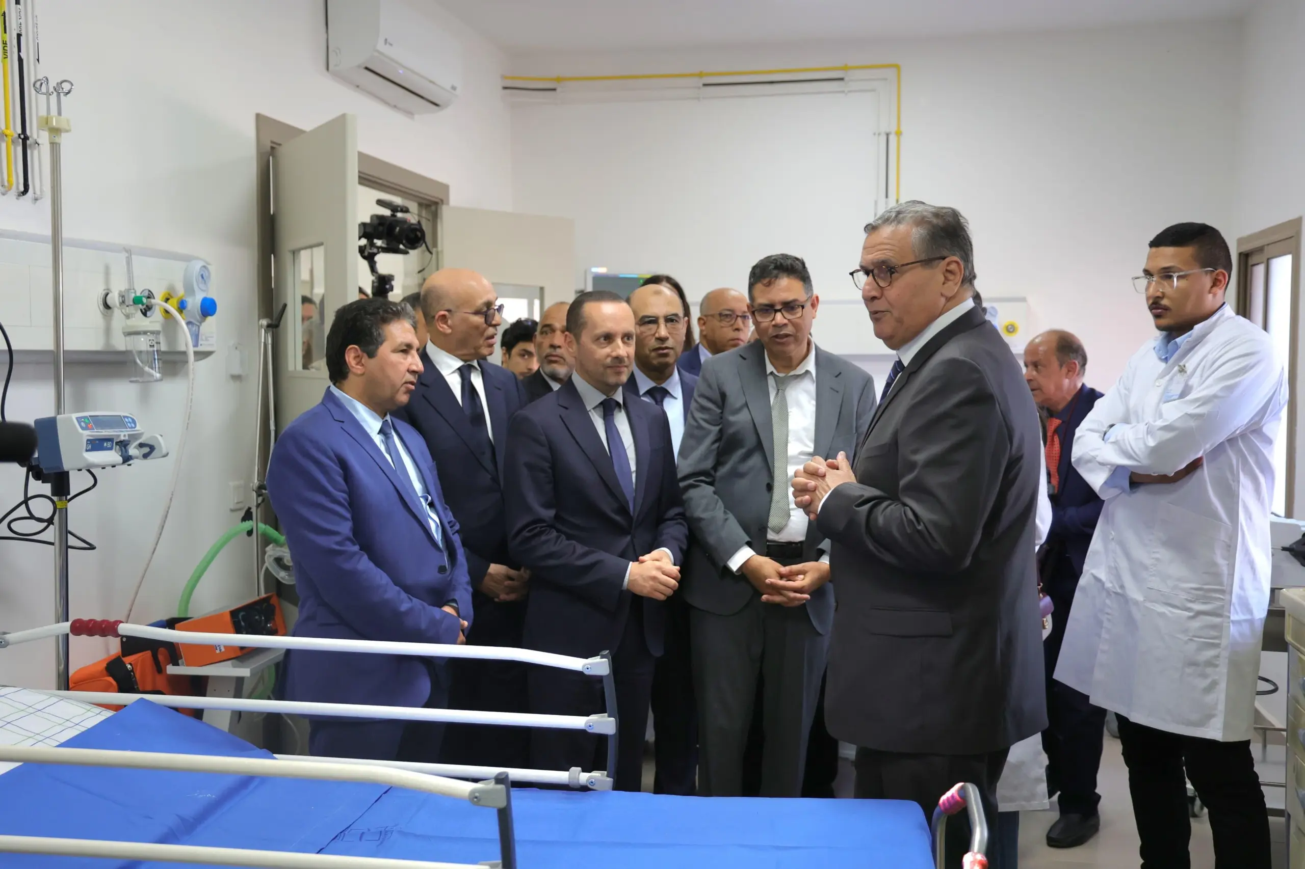 أخنوش يُشرِف على استكمال تأهيل 1400 مركز صحي ويقود زيارة ميدانية للحوز