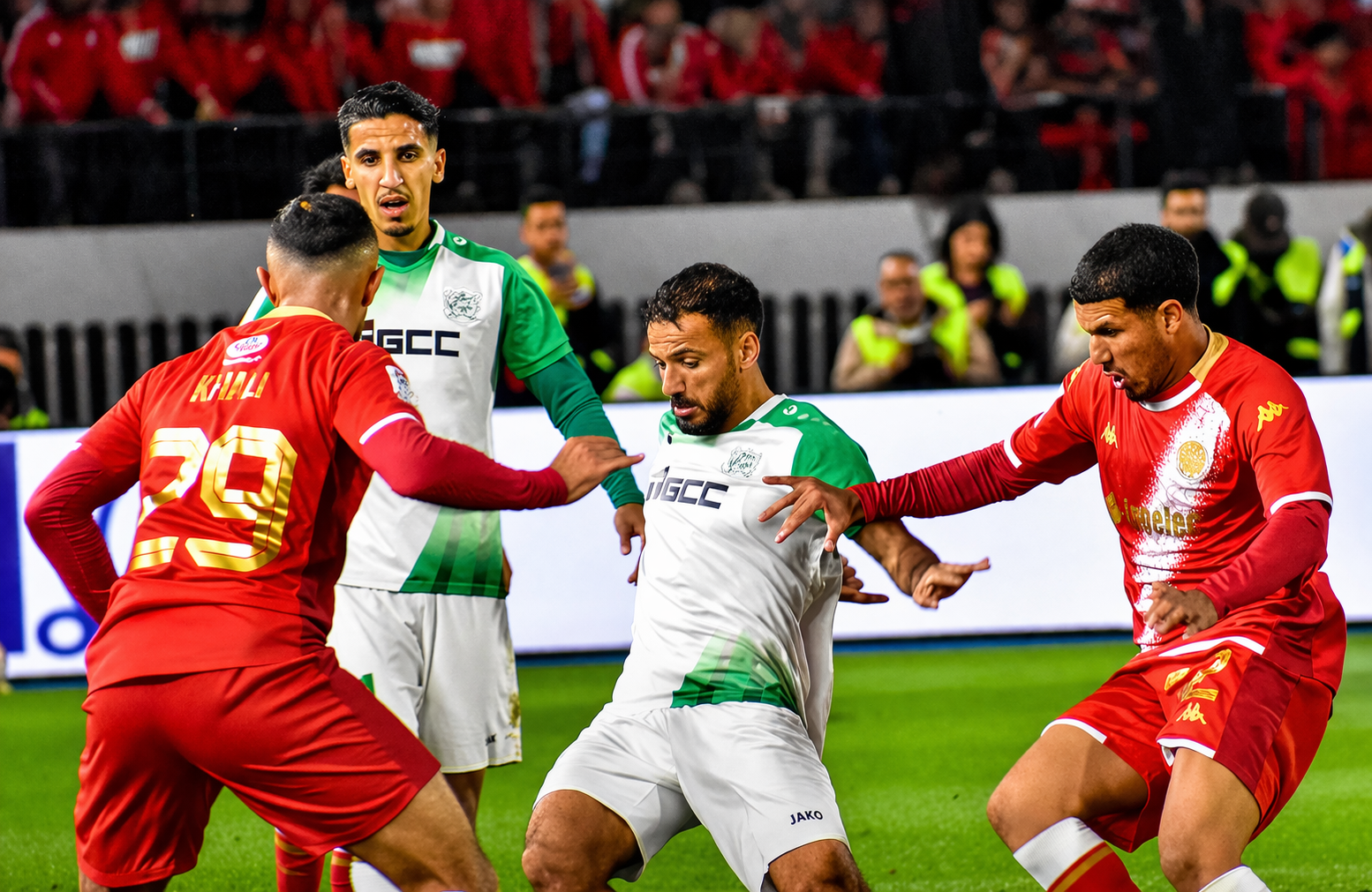 الدفاع الجديدي يفرض التعادل على الوداد ويحرمه من الانفراد بصدارة البطولة