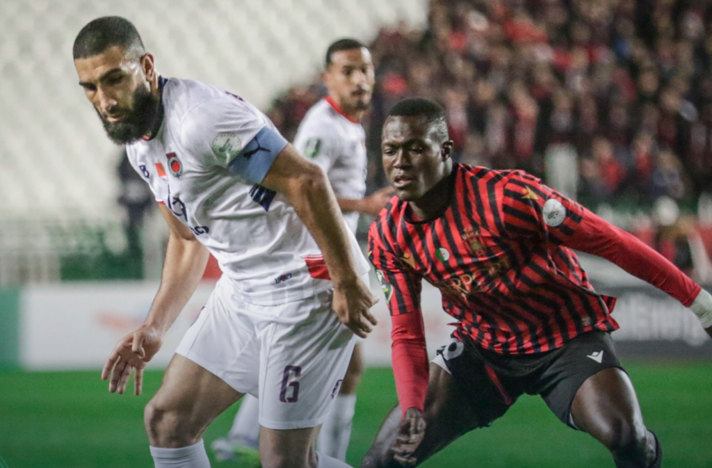 تعادل بطعم الفوز لأولمبيك آسفي بقلب الجزائر يقربه من نهائي كأس “الكاف”