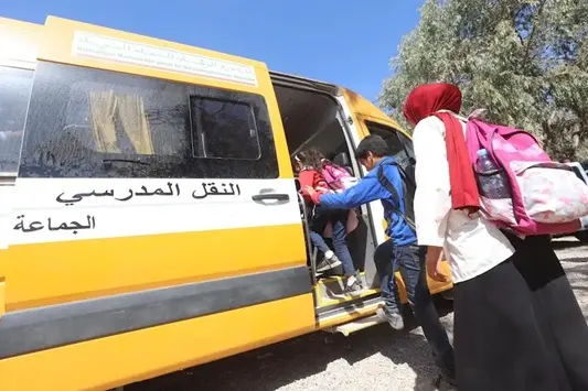 ابن يحيى: النقل المدرسي يحمي تلميذات المدارس القروية من التحرش الجنسي