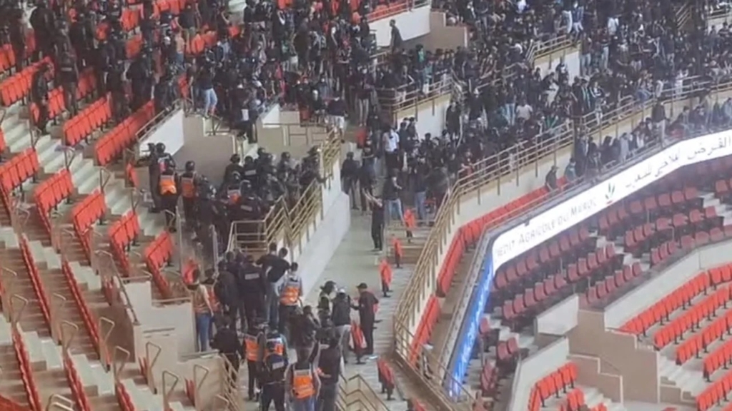 توقيف 136 شخصا بسبب شغب مباراة الرجاء والجيش