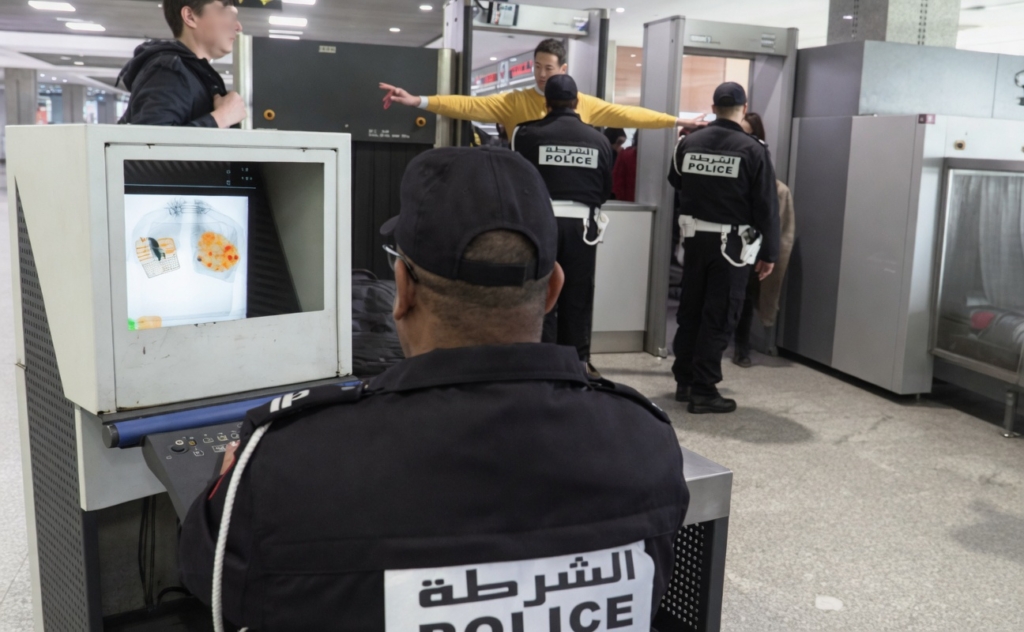 أمن مطار محمد الخامس يوقف فرنسياً متورطاً في غسل الأموال