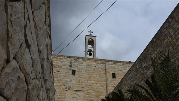 صامدون بالجنوب.. مسيحيو لبنان يتحدون إسرائيل والبابا يباركهم