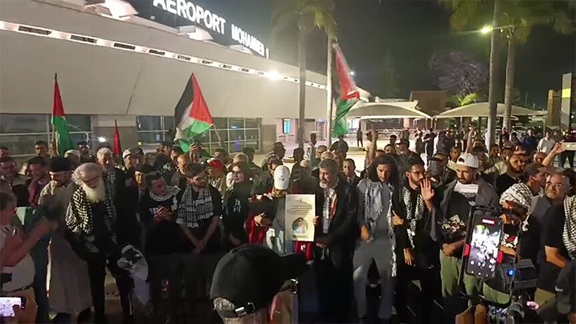 استقبال حافل لناشطين مغاربة من “أسطول الصمود” بالبيضاء