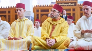 أمير المؤمنين يؤدي صلاة عيد الأضحى بمسجد أهل فاس بالرباط