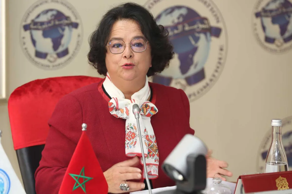أخرباش تدعو المنصات الرقمية لوقف الربح من الأخبار المضللة