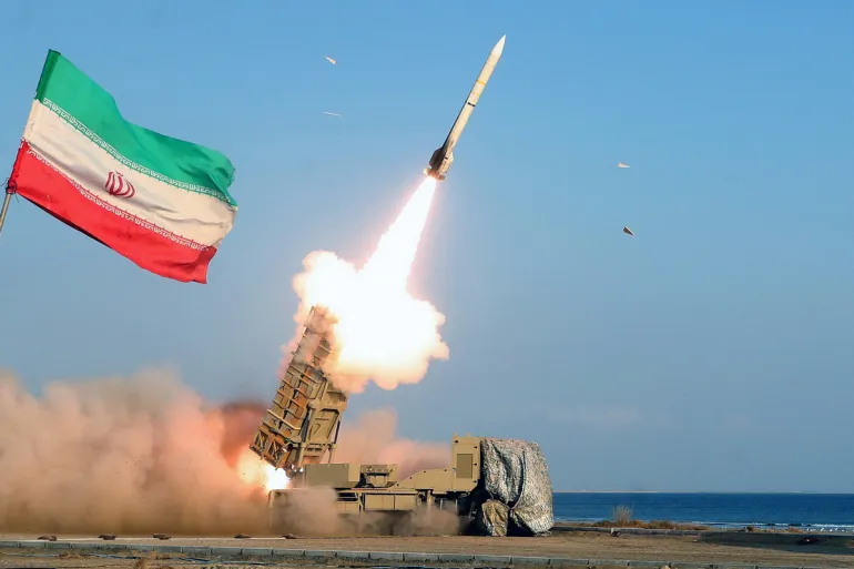إيران تتوعد بالرد على أي هجمات أمريكية جديدة