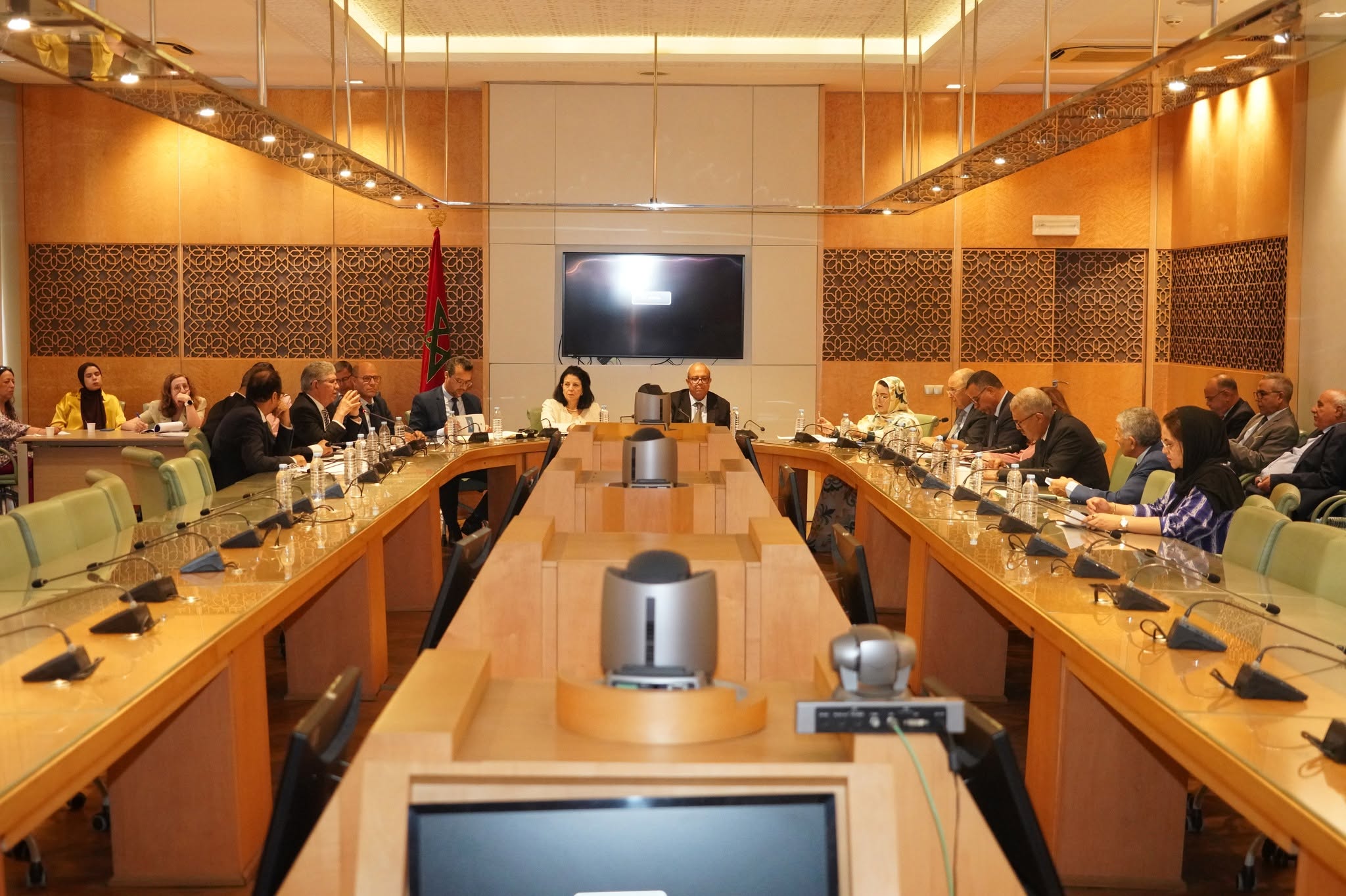 جدل إغراق الإدارات بمنتسبي الأحزاب يجدد انتقادات برلمانية لتعيينات حكومة البيجيدي الأولى