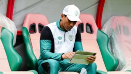 جماهير الرجاء تنتفض ضد الزيات وتطالب برحيل فادلو عاجلا