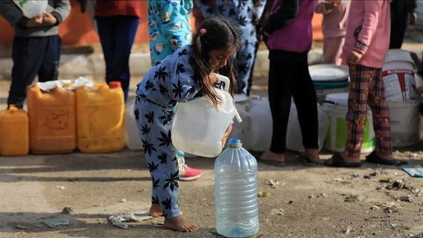 “المياه تصل كل أربعة أيام”.. صيف غزة يزيد مأساة النازحين تحت الحصار