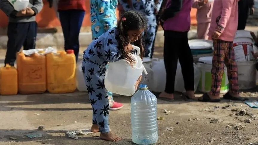 “المياه تصل كل أربعة أيام”.. صيف غزة يزيد مأساة النازحين تحت الحصار