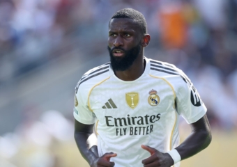 ريال مدريد يمدد عقد المدافع روديغر موسماً إضافياً