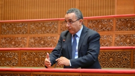نازهي ينتقد ضعف تفاعل الحكومة مع الأسئلة الكتابية