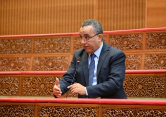 نازهي ينتقد ضعف تفاعل الحكومة مع الأسئلة الكتابية