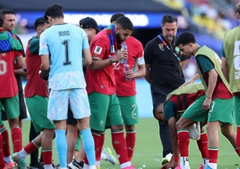 استراحة الماء في مونديال 2026.. هل هي حماية للاعبين أم فاصل إعلاني مُقَنّع؟