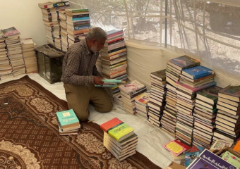من الركام إلى القرّاء.. بائع الكتب ينتشل المعرفة وينشرها بغزة