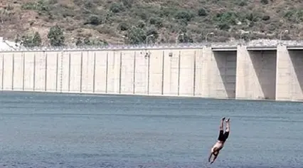 وكالة حوض سبو تحسس بمخاطر السباحة ببحيرات السدود