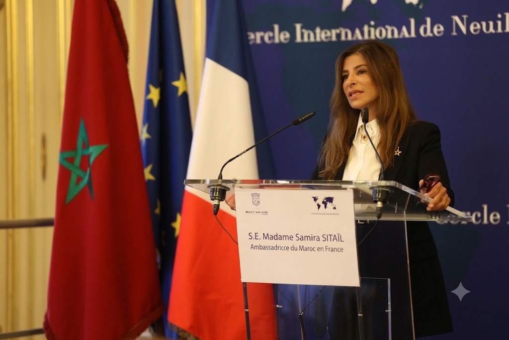 سفارة المغرب بباريس تلجأ إلى القضاء الفرنسي بعد حرق العلم المغربي والاعتداء على مشجعين