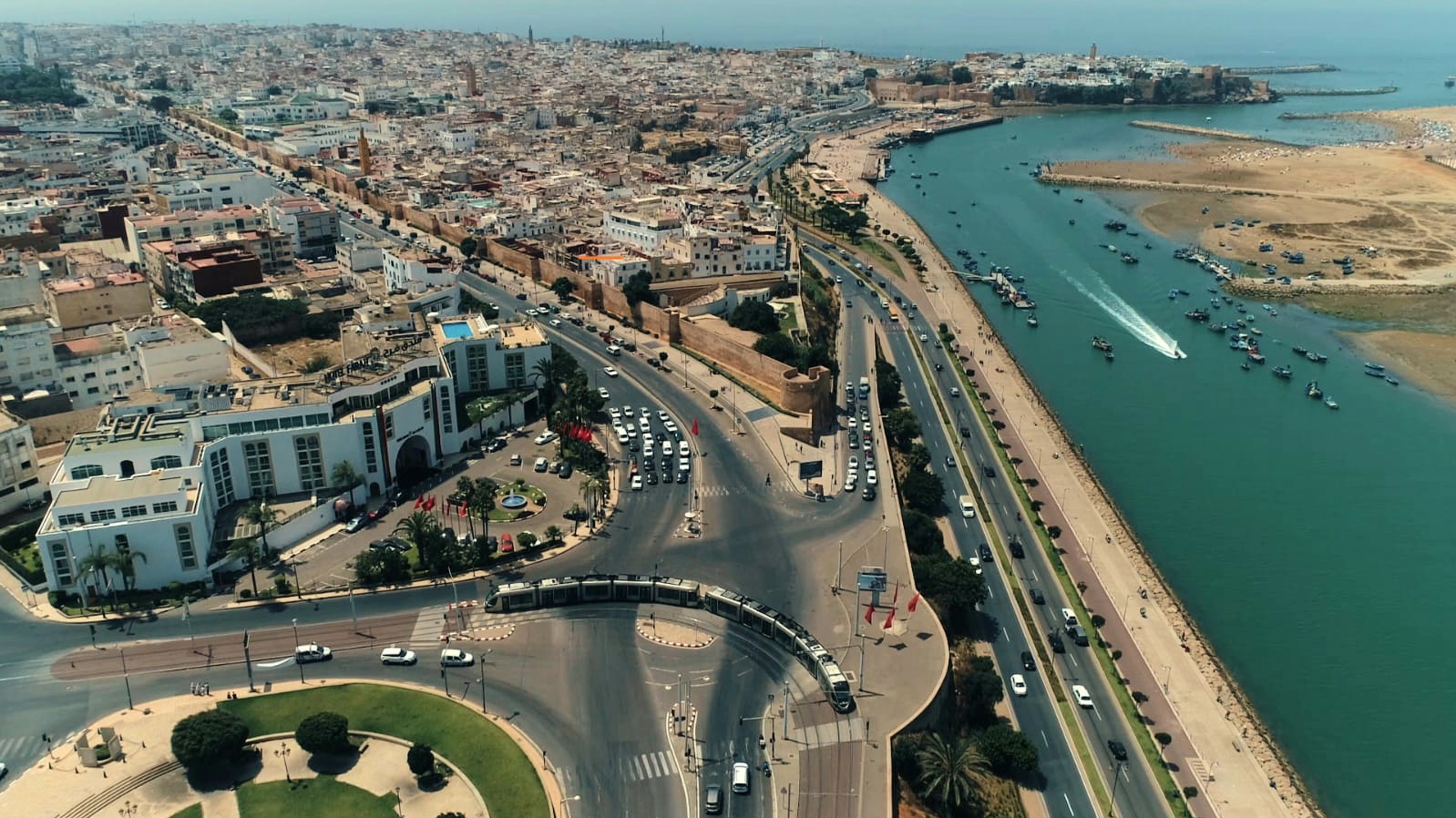 مجلس جهة الرباط يصادق على مشاريع للنهوض بالبنيات التحتية