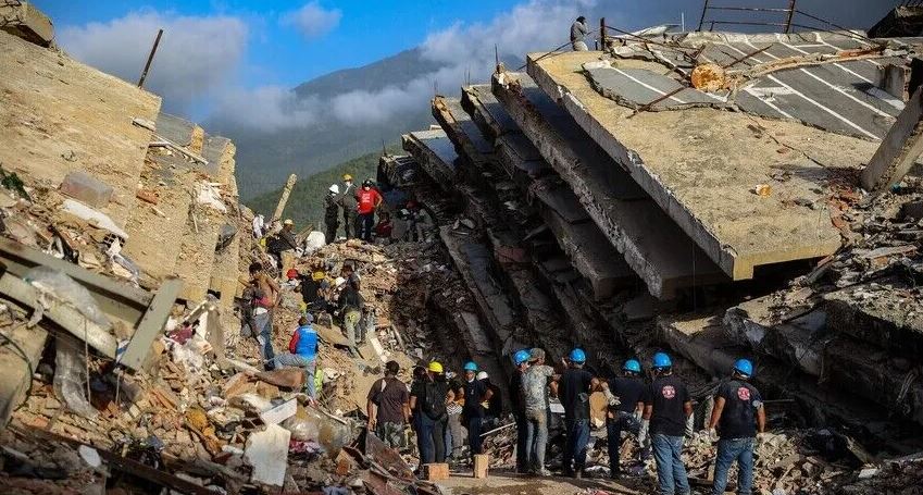 ارتفاع حصيلة زلزال فنزويلا إلى 3685 قتيلا