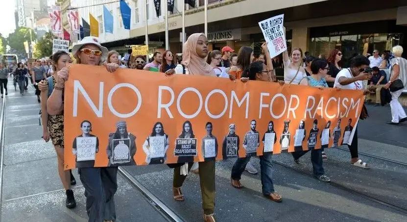 كيف فتحت أزمة المعيشة الباب أمام صعود اليمين المتطرف في أستراليا؟