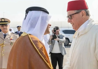 أخنوش يمثل الملك في تقديم التعازي في وفاة الشيخ حمد بن خليفة