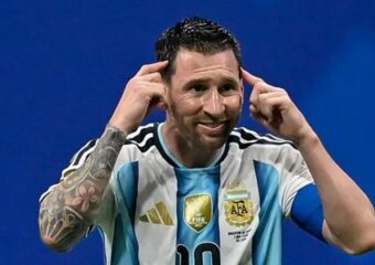 من يستحق لقب أعظم لاعب على الإطلاق: ميسي أم مارادونا أم بيليه؟