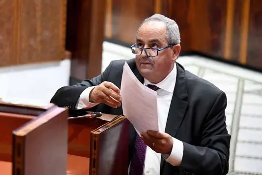 مرسوم  يُبعِد أصحاب الإجازة المرضية والعقوبات التأديبية عن رئاسة الشعب