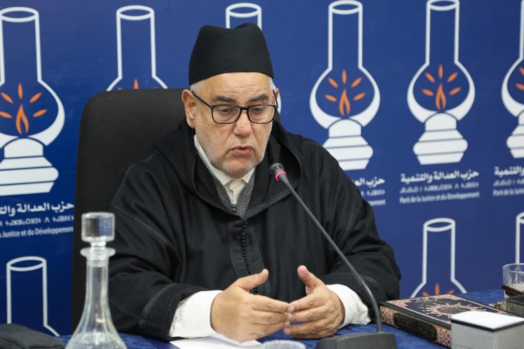 بنكيران يفتح النار على “البام” ويتهمه بالفساد والتحكم السياسي