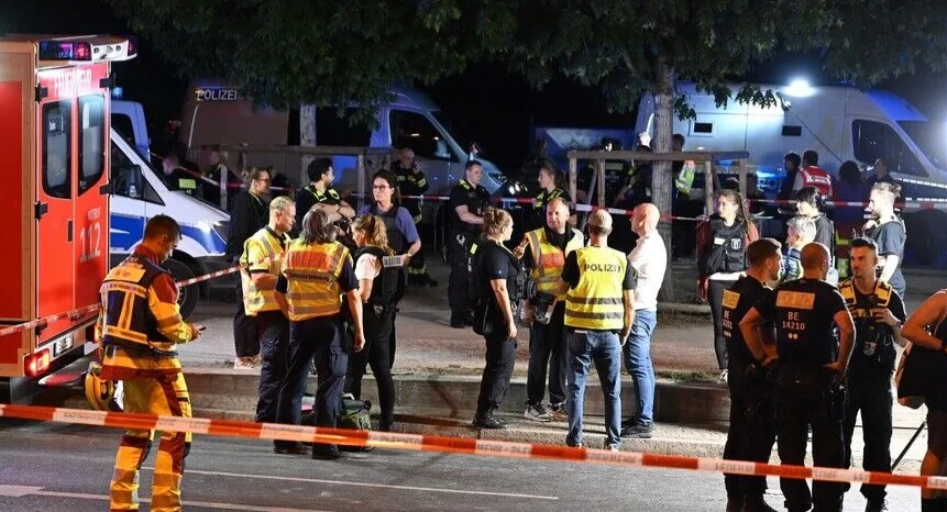 قتيل وجرحى إثر اقتحام مركبة مسيرة للمثليين في برلين