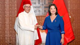 العلمي يمثل الملك في تنصيب رئيسة جمهورية البيرو