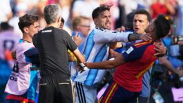 الفيفا تفتح إجراءات تأديبية بشأن أحداث نهائي المونديال