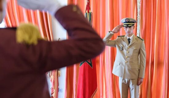 عيد العرش.. ولي العهد يتسلم برقية ولاء من القوات المسلحة الملكية