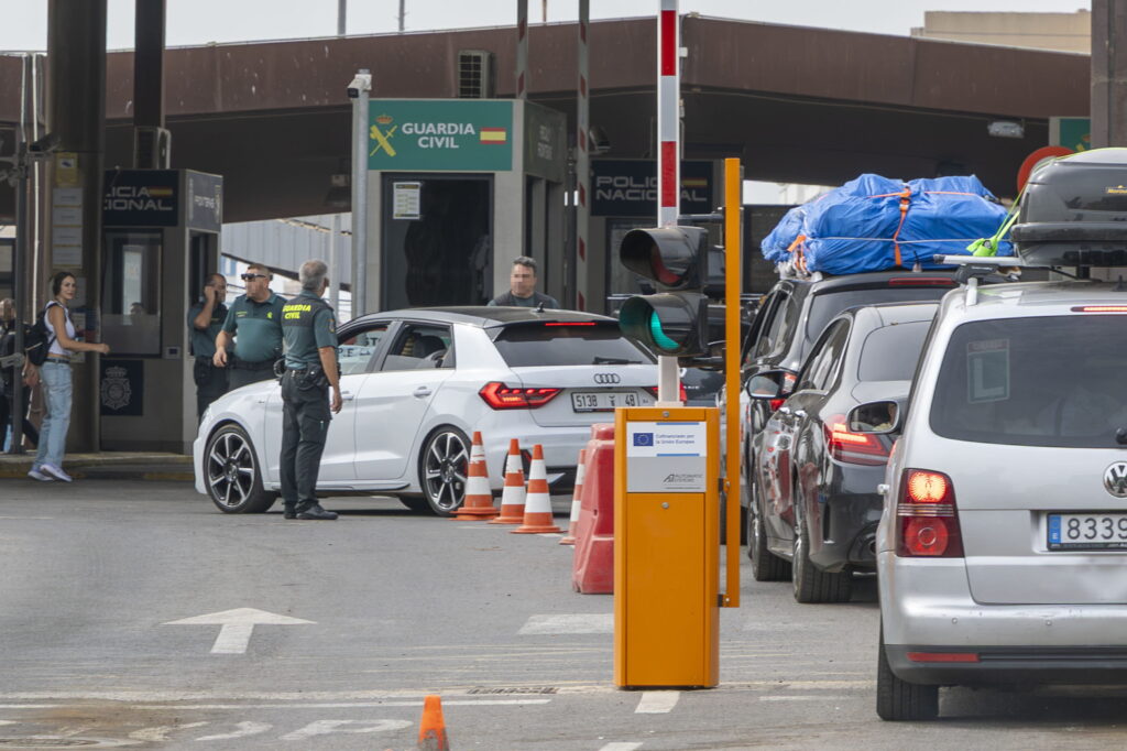 إعادة فتح معبر مليلية المحتلة وألف شخص حاولوا الهجرة في ليلة واحدة