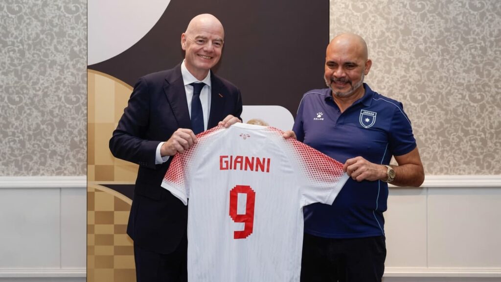 رئيس الاتحاد الأردني يتهم جياني إنفانتينو بالابتزاز