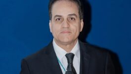 اكتشاف لبروفيسور مغربي مرموق يعد بطفرة في التشخيص المبكر لمرض الزهايمر
