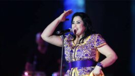 نجاة عتابو تتألق في مهرجان الحمامات بتونس