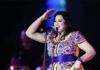 نجاة عتابو تتألق في مهرجان الحمامات بتونس