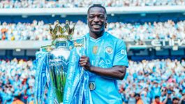 دوكو يُمدّد عقده مع مانشستر سيتي حتى 2031