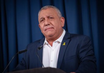 جدل في إسرائيل بسبب الأصول المغربية لمنافس نتنياهو في الانتخابات