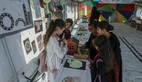 “ألم وأمل”.. أطفال غزة يجسدون ذكريات الحرب في لوحات