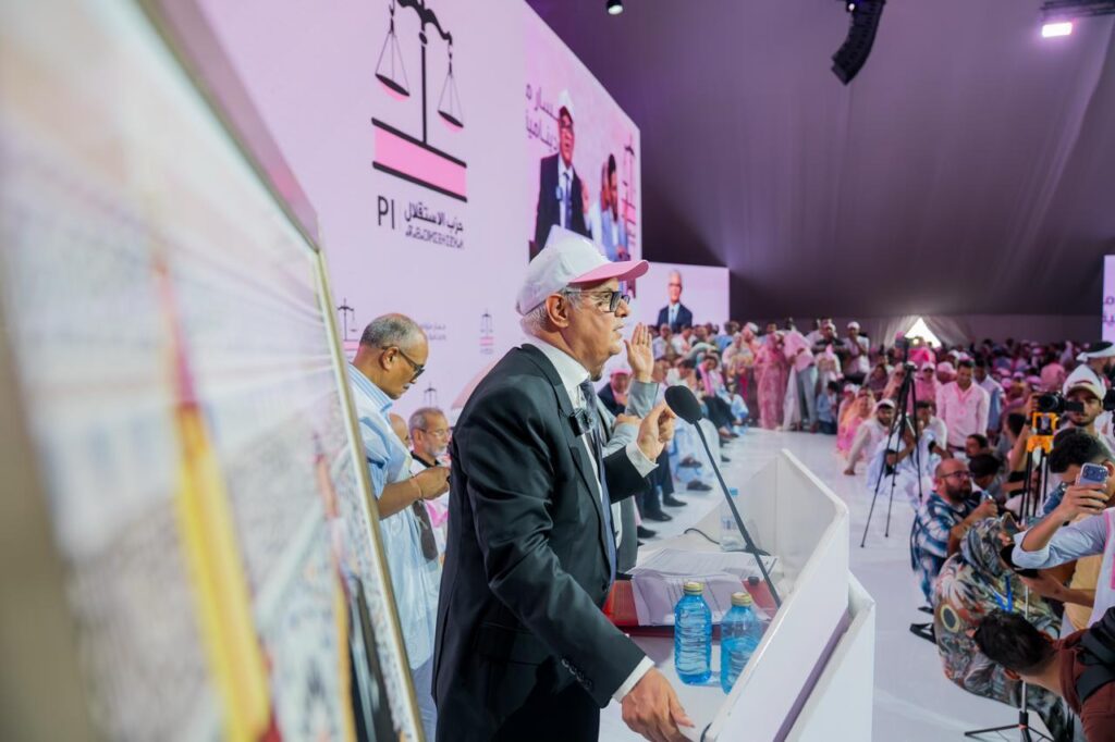 بركة في تجمع حاشد بالداخلة: “الاستقلال” له شرعية تاريخية بالأقاليم الجنوبية